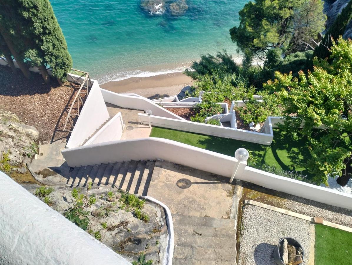 Paradise Bed & Breakfast *